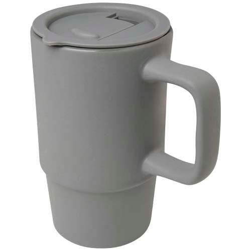Taza de cerámica con tapa de plástico de 450 ml