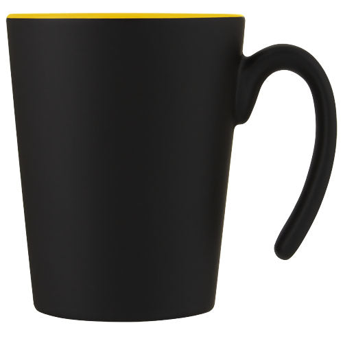 Taza de cerámica con asa