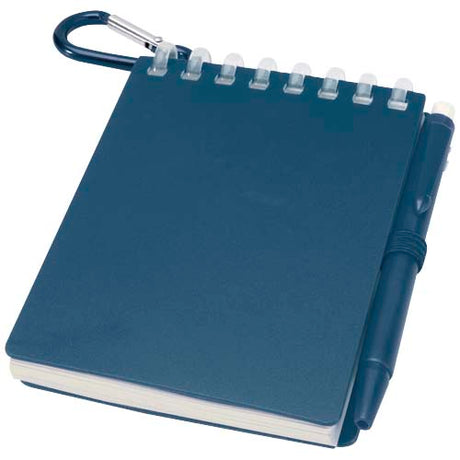 Set de libreta de tapa blanda y bolígrafo de exterior de material reciclado (tinta azul)
