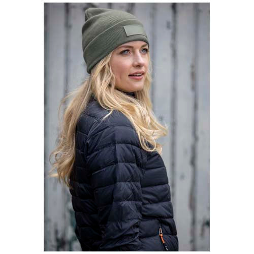 Gorro de lana con parche