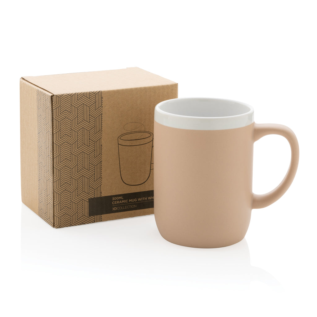 Taza de cerámica con borde
